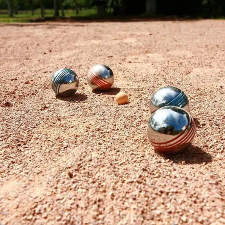 Le Domaine Du Lieu Athan ,réservé Aux Adultes Couette-café 4*