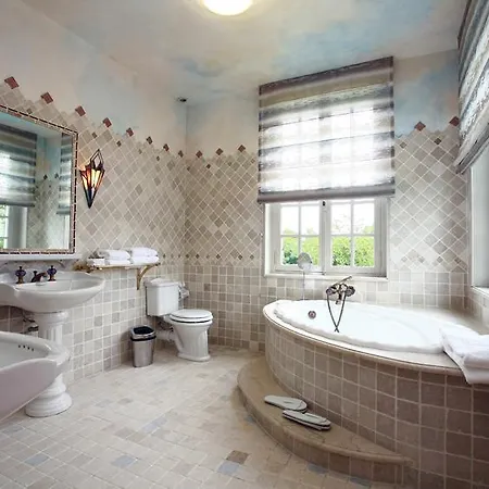 Le Domaine Du Lieu Athan ,reserve Aux Adultes Panzió