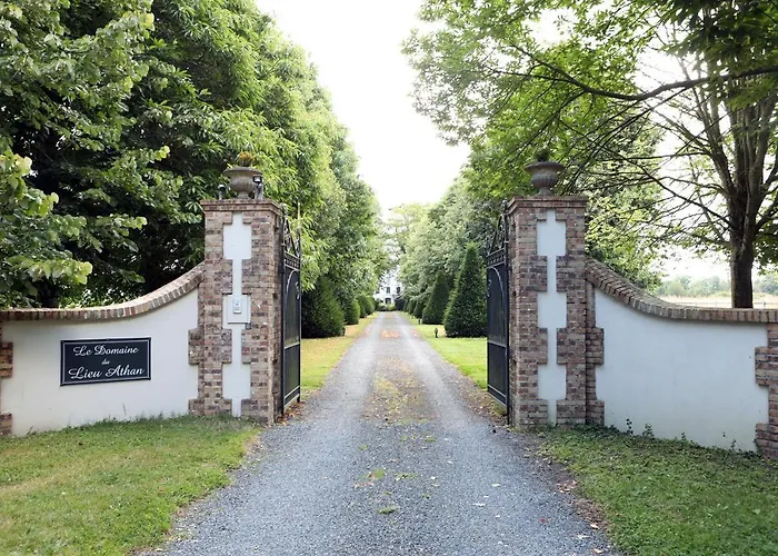 Le Domaine Du Lieu Athan ,réservé Aux Adultes 4*