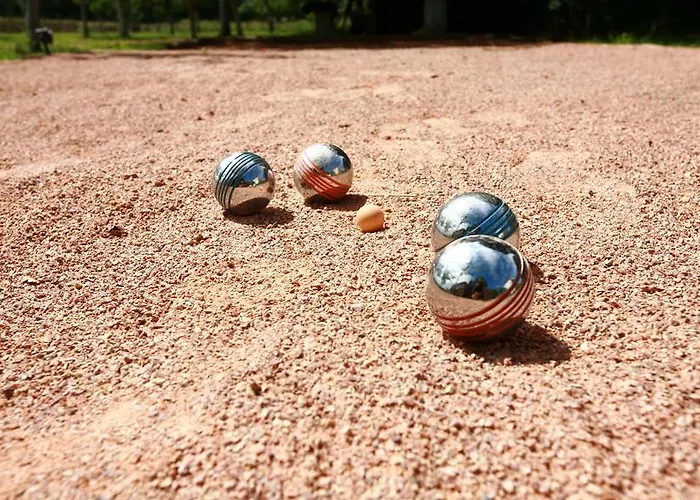 Le Domaine Du Lieu Athan ,réservé Aux Adultes Couette-café 4*