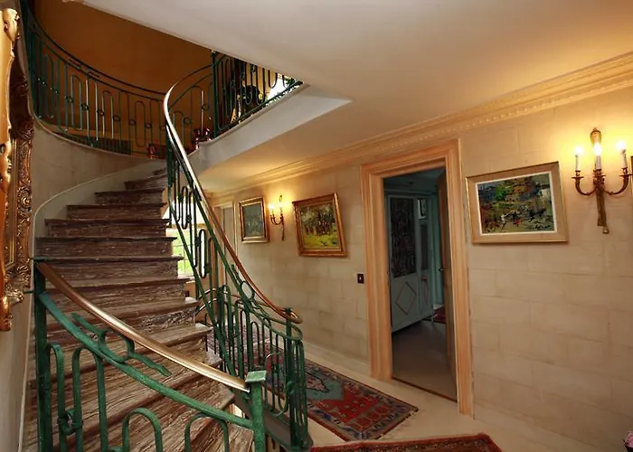 Couette-café Le Domaine Du Lieu Athan ,réservé Aux Adultes