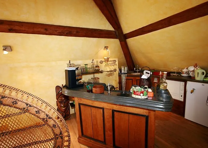 Couette-café Le Domaine Du Lieu Athan ,réservé Aux Adultes