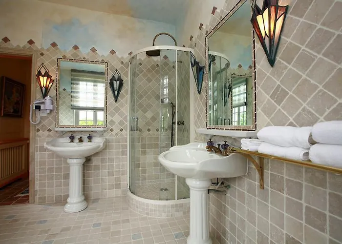 Le Domaine Du Lieu Athan ,réservé Aux Adultes Couette-café