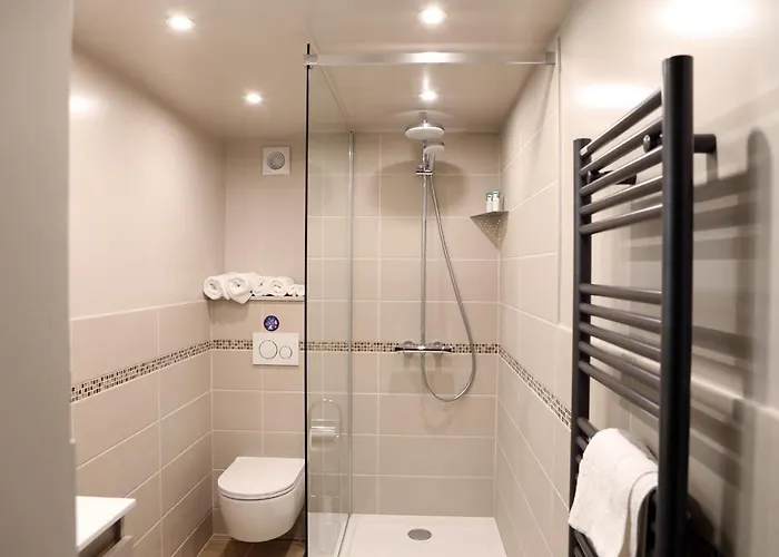 Nocleg ze śniadaniem Le Domaine Du Lieu Athan ,reserve Aux Adultes 4*