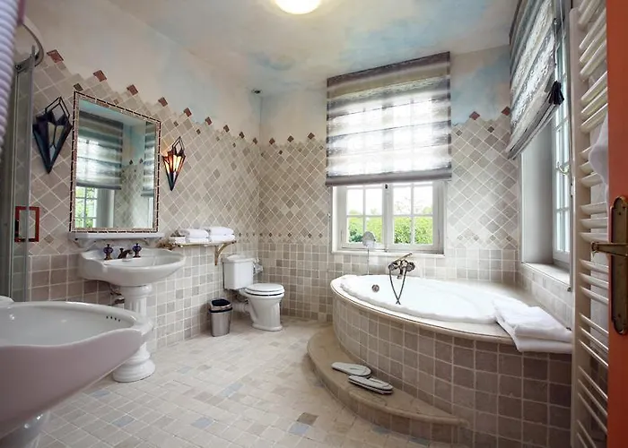 Le Domaine Du Lieu Athan ,reserve Aux Adultes Nocleg ze śniadaniem