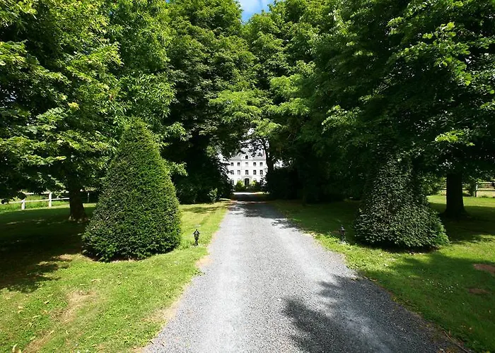 Nocleg ze śniadaniem Le Domaine Du Lieu Athan ,reserve Aux Adultes