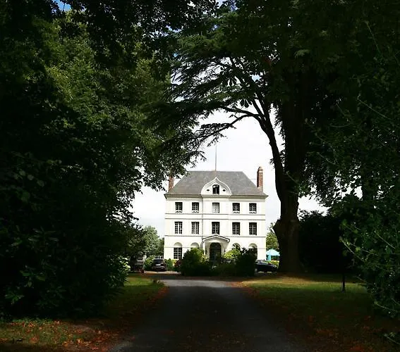 Nocleg ze śniadaniem Le Domaine Du Lieu Athan ,reserve Aux Adultes Saint-Gâtien-des-Bois